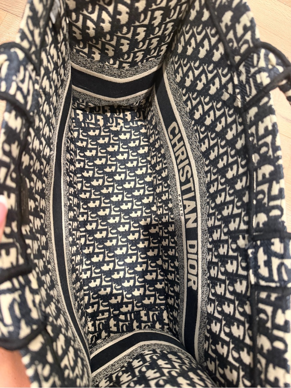 Dior Oblique Jacquard Tote in Black & Cream - Picture 4 of 7